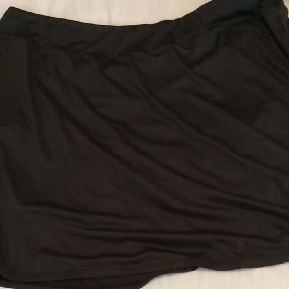 TAIL White Label Women's Size XXL Black Pull-On Skort Pleated UV50. Activewear